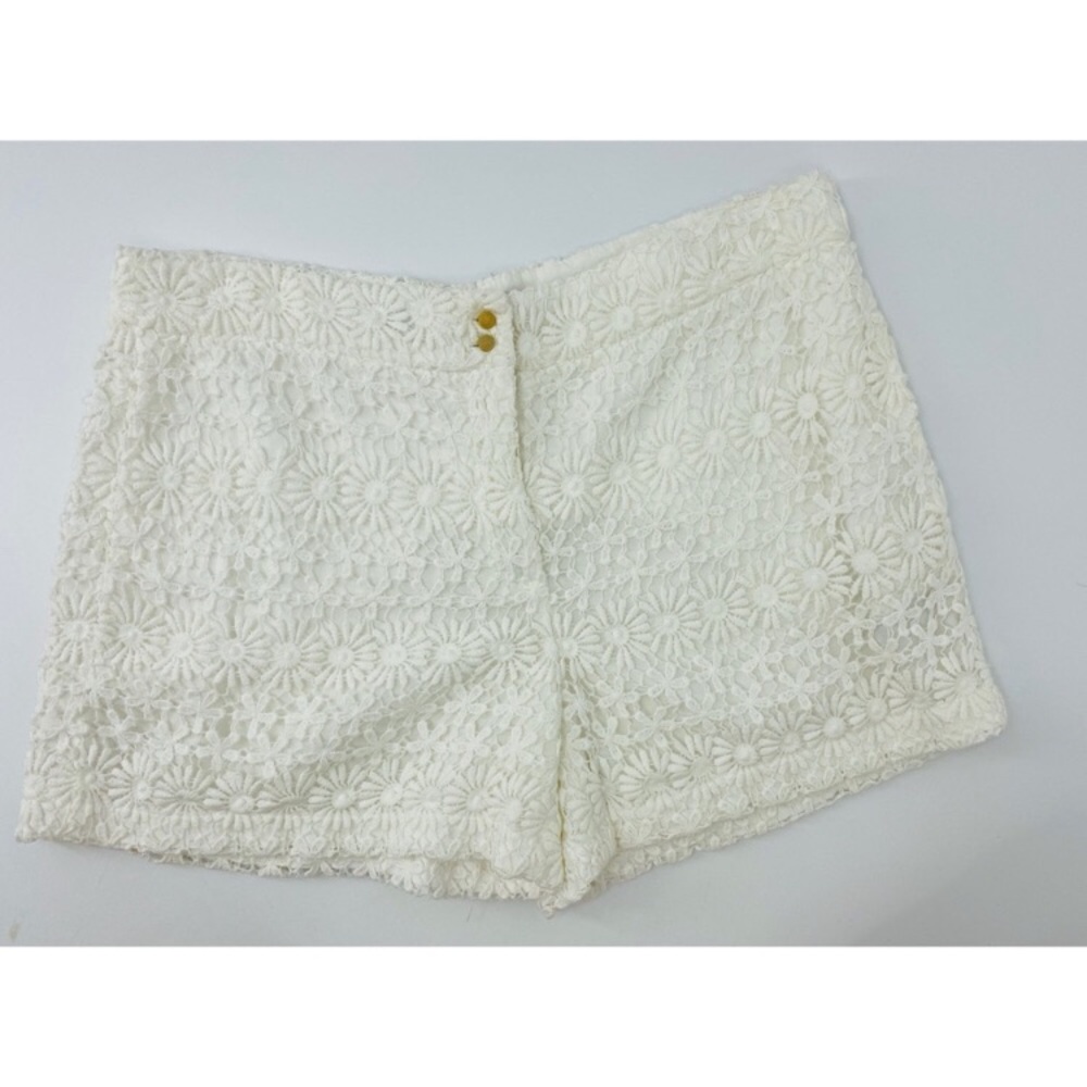 NEW!!! Zara White Floral Lace Short, lined. Brand new